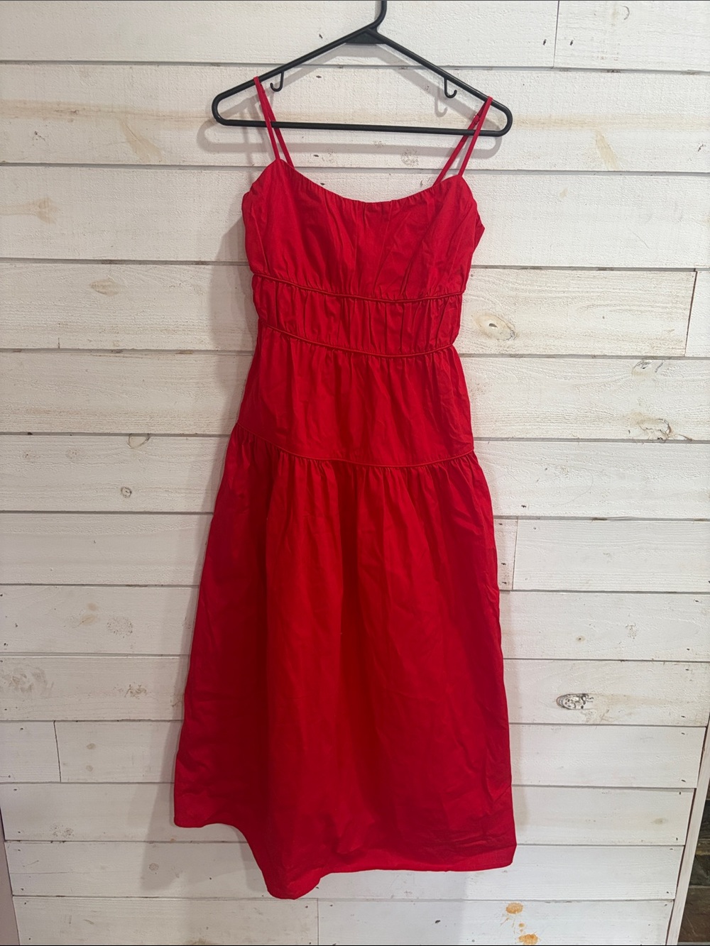 Red Tiered Spaghetti-Strap Midi Dresslo